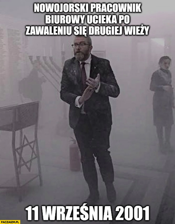 
    Grzegorz Braun gaśnica nowojorski pracownik biurowy ucieka po zawaleniu się drugiej wieży, 11 września 2001