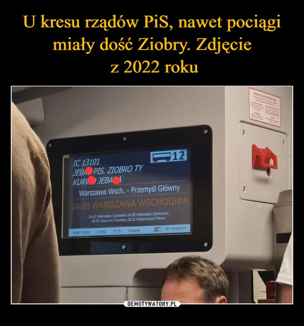 
    U kresu rządów PiS, nawet pociągi miały dość Ziobry. Zdjęcie z 2022 roku