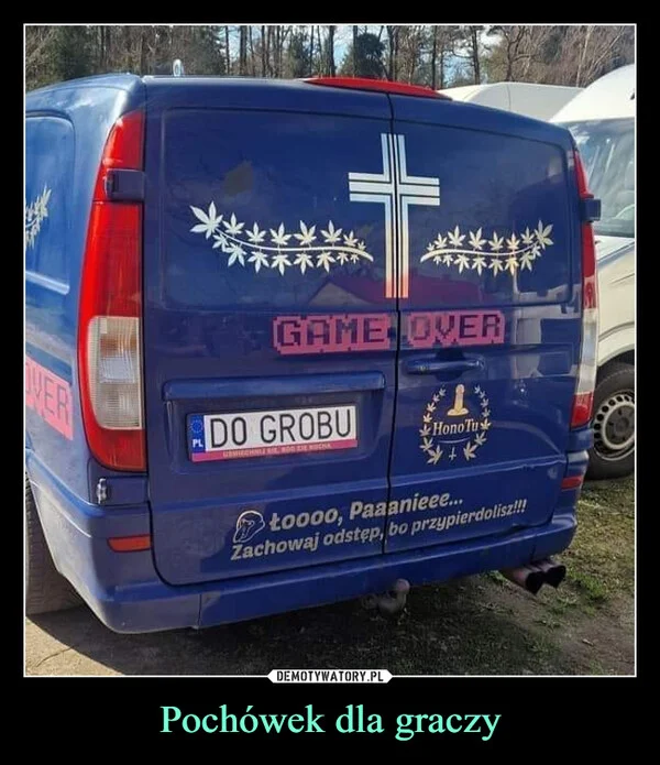 
    Pochówek dla graczy