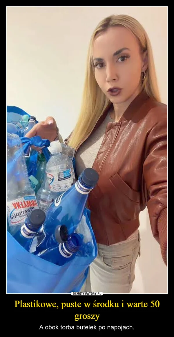 
    Plastikowe, puste w środku i warte 50 groszy