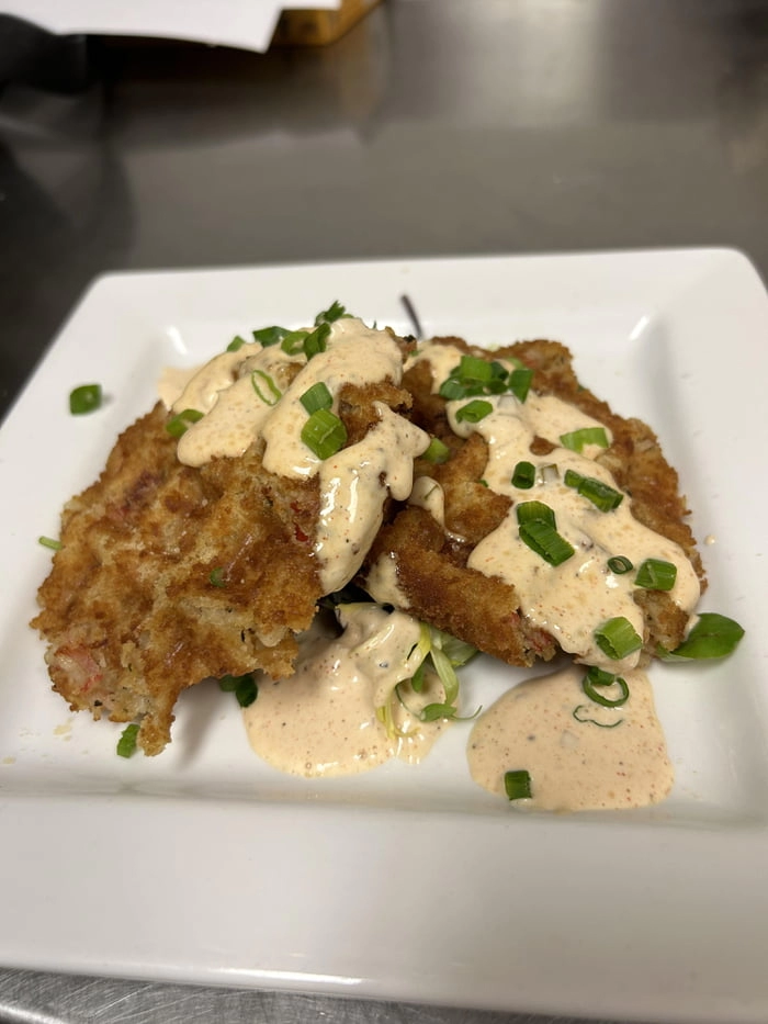 
    Crab cakes, Miso Ginger Remoulade, Green Onion, Smoked Sea Salt OC