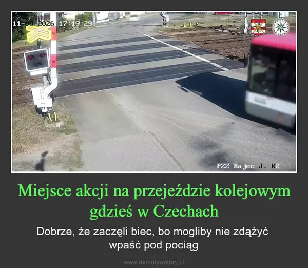 
    Miejsce akcji na przejeździe kolejowym gdzieś w Czechach