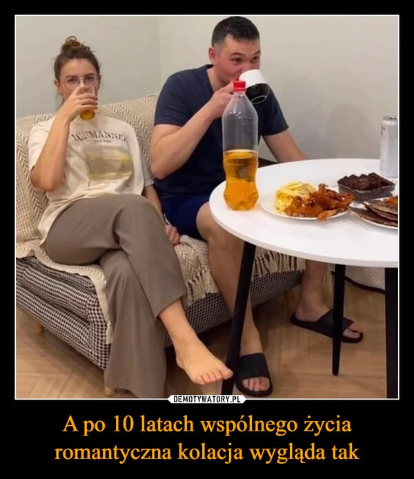 
    A po 10 latach wspólnego życia romantyczna kolacja wygląda tak