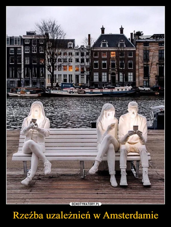 
    Rzeźba uzależnień w Amsterdamie