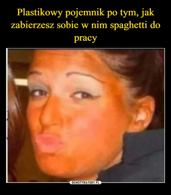 
    Plastikowy pojemnik po tym, jak zabierzesz sobie w nim spaghetti do pracy