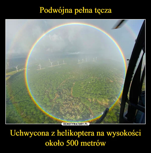 Podwójna pełna tęcza Uchwycona z helikoptera na wysokości około 500 metrów