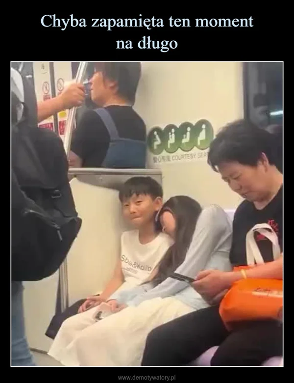 
    Chyba zapamięta ten moment na długo