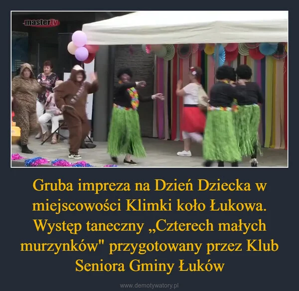 
    Gruba impreza na Dzień Dziecka w miejscowości Klimki koło Łukowa. Występ taneczny „Czterech małych murzynków
