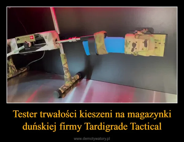 
    Tester trwałości kieszeni na magazynki duńskiej firmy Tardigrade Tactical