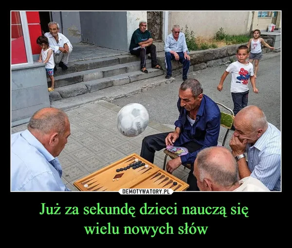 
    Już za sekundę dzieci nauczą się wielu nowych słów