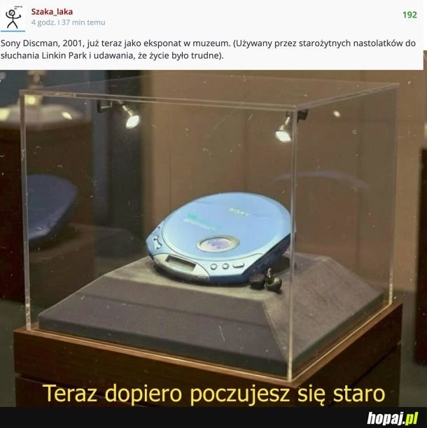 Discman jako eksponat w muzeum [*]