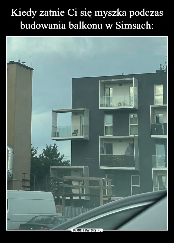 
    Kiedy zatnie Ci się myszka podczas budowania balkonu w Simsach: