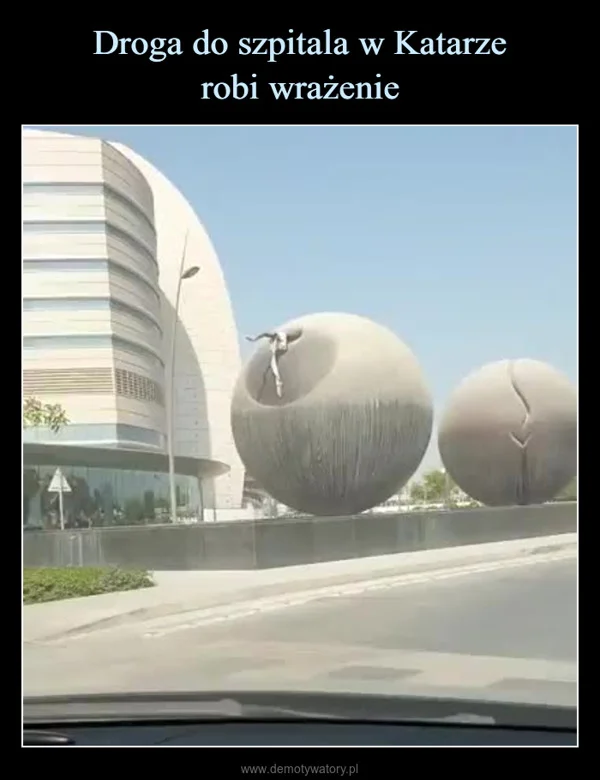 
    Droga do szpitala w Katarze robi wrażenie