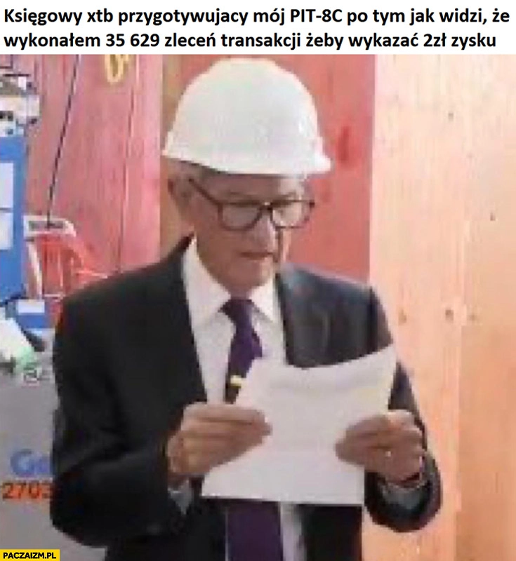 
    Księgowy XTB przygotowujący mój PIT po tym jak widzi, że wykonałem 35629 transakcji żeby wykazać 2 zł zysku Jerome Powell