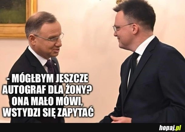 
    Nieśmiała i małomówna