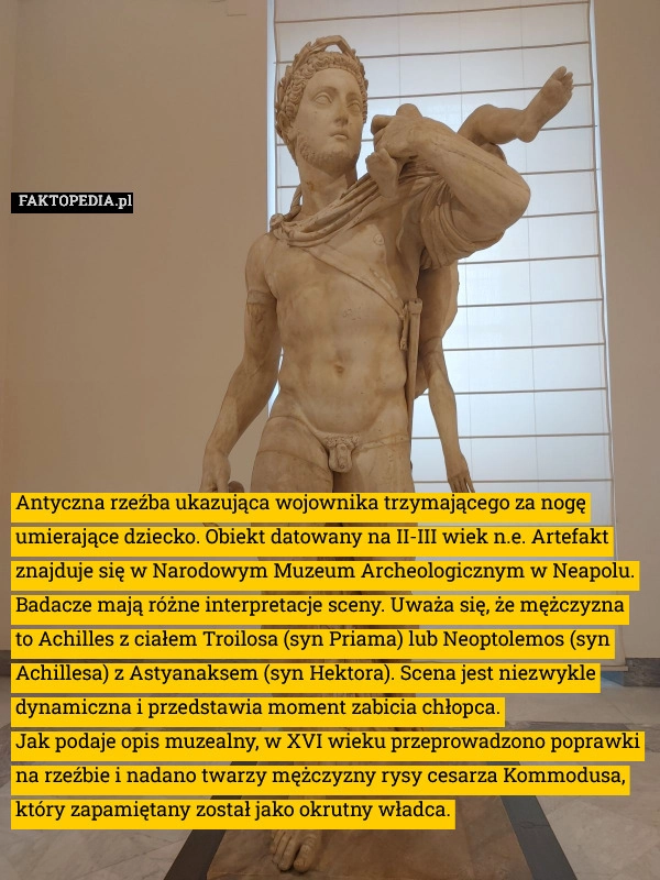 
    Antyczna rzeźba ukazująca wojownika trzymającego za nogę umierające