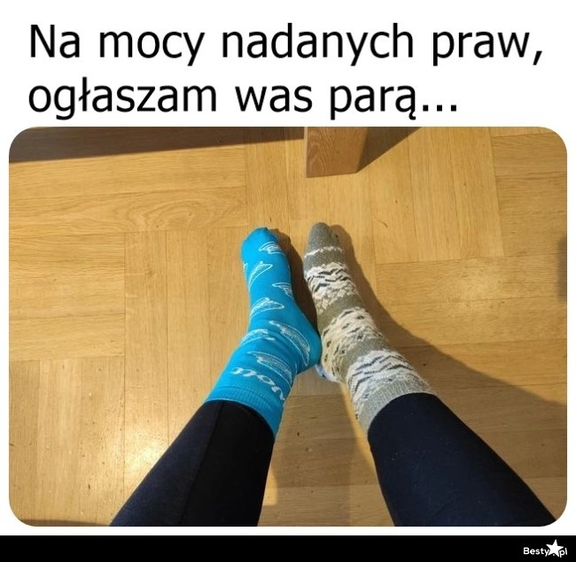 
    Kiedy skończyły się sparowane skarpetki 