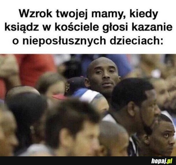 
    Nie wiem czemu na mnie patrzy bo nie słuchałem