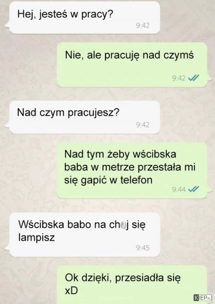 
    Jak pozbyć się wścibskiej baby spoglądającej jednym okiem na twój telefon  