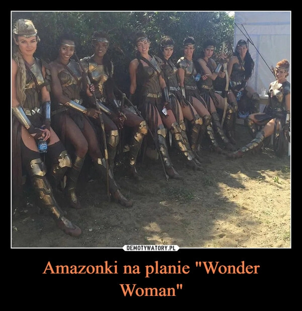 
    Amazonki na planie "Wonder Woman" 