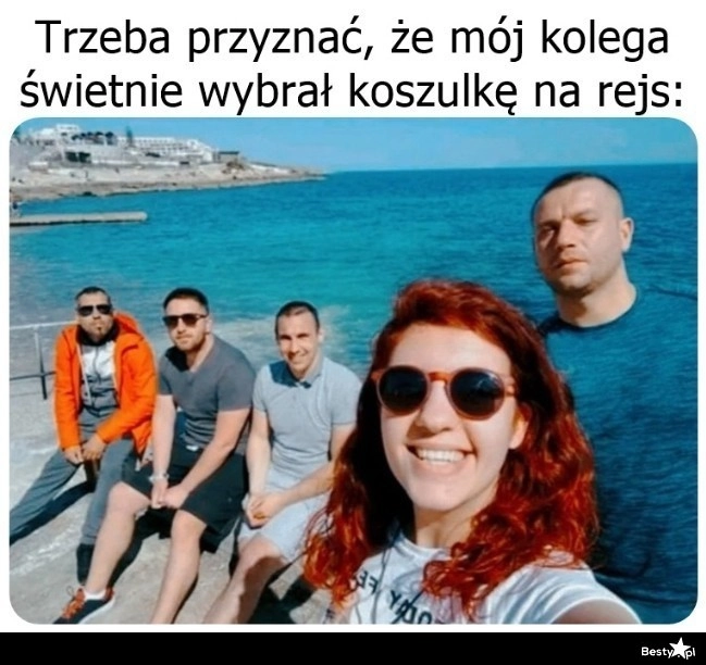 
    Wkomponował się 