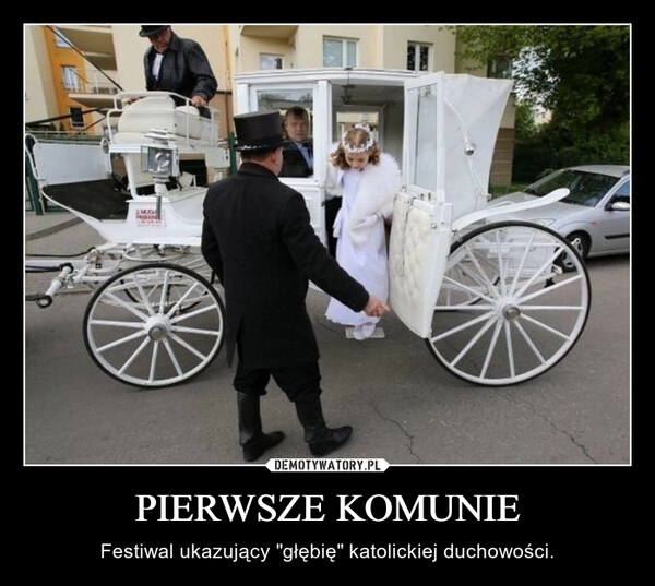 
    PIERWSZE KOMUNIE