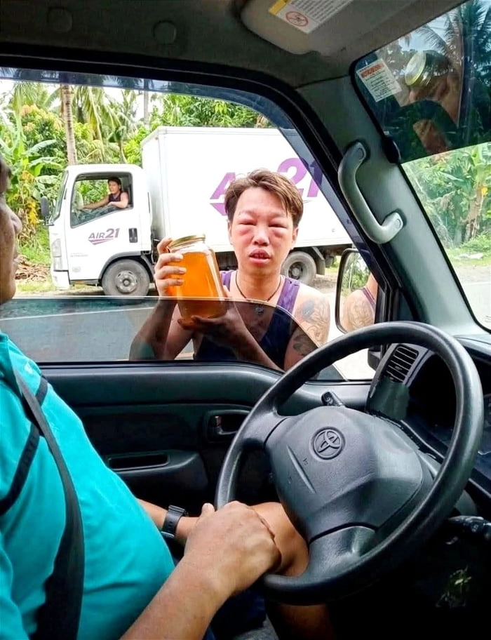 
    I'm not even gonna ask if the honey his selling is legit.