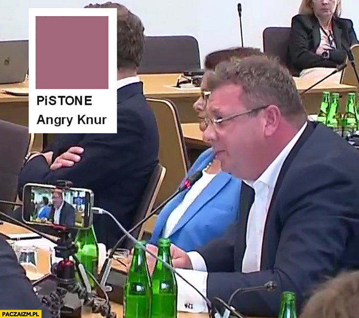 
    Michał Wójcik kolor twarzy pistone angry zły wściekły knur