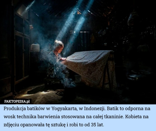 
    Produkcja batików w Yogyakarta, w Indonezji. Batik to odporna na wosk technika