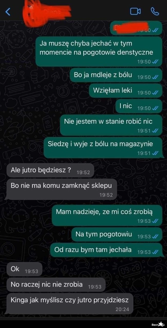 
    Cierpiąca pracownica vs. Szef 