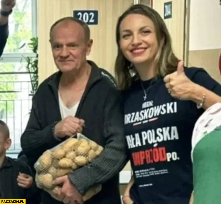
    Gajewska w DPS z ziemniakami kartoflami Tusk przeróbka