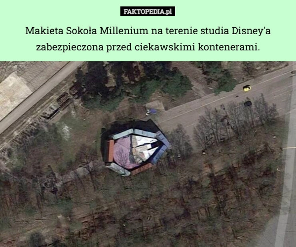 
    Makieta Sokoła Millenium na terenie studia Disney'a zabezpieczona przed