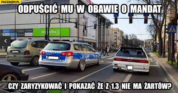 
    Odpuścić mu w obawie o mandat czy zaryzykować i pokazać, że z 1.3 nie ma żartów? Honda policja radiowóz