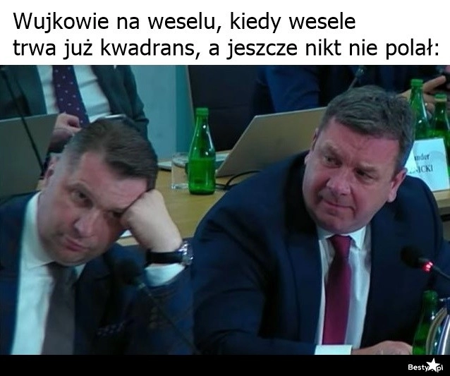 
    Wujkowie na weselu 