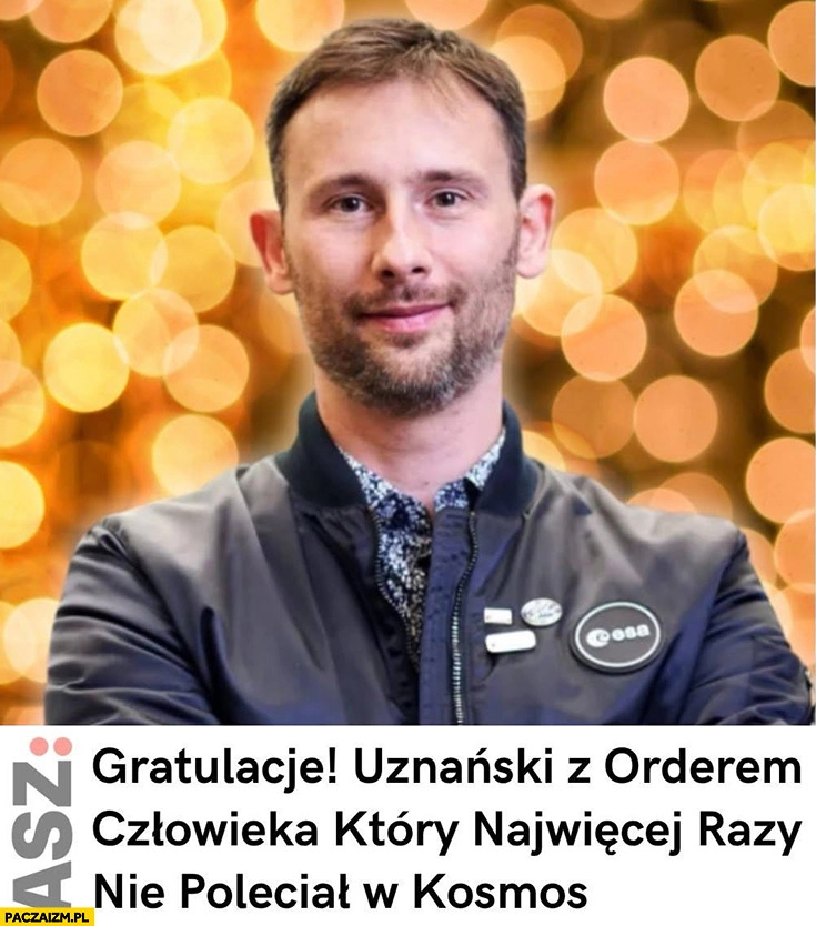 
    Gratulacje Uznański z orderem człowieka, który najwięcej razy nie poleciał w kosmos
