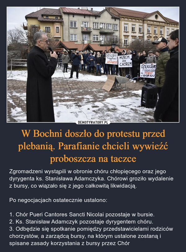 
    W Bochni doszło do protestu przed plebanią. Parafianie chcieli wywieźć proboszcza na taczce