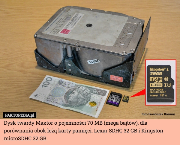 
    Dysk twardy Maxtor o pojemności 70 MB (mega bajtów), dla porównania obok