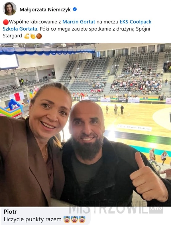 
    Wspólne kibicowanie