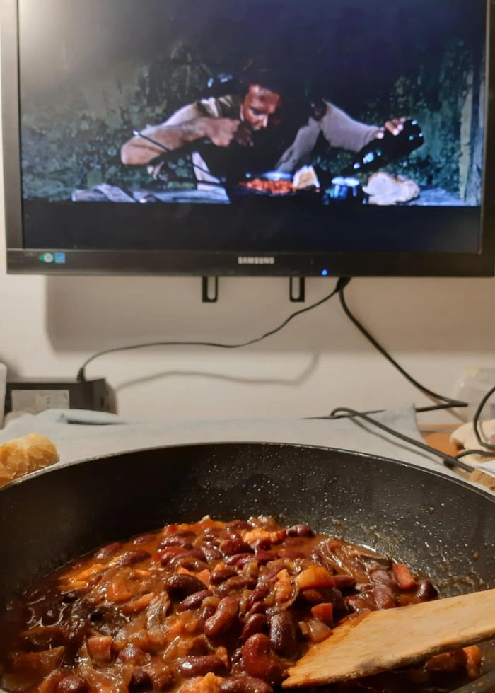 
    Decided for a proper dinner while watching a proper movie