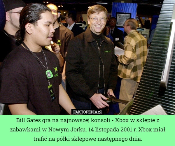 
    Bill Gates gra na najnowszej konsoli - Xbox w sklepie z zabawkami w Nowym