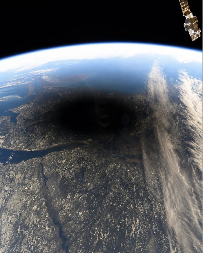 
    NASA shows what a total solar eclipse looks like from space