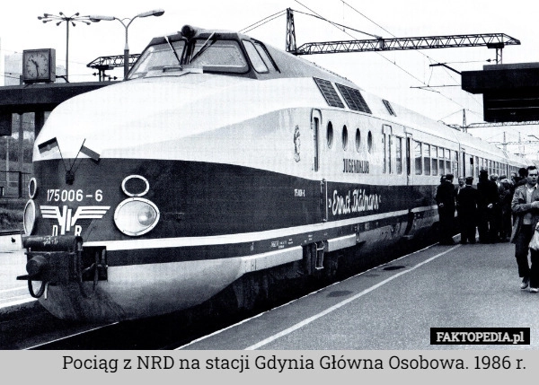 
    Pociąg z NRD na stacji Gdynia Główna Osobowa. 1986 r.