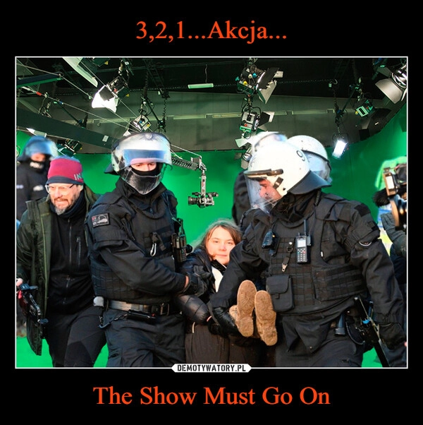 
    3,2,1...Akcja... The Show Must Go On 