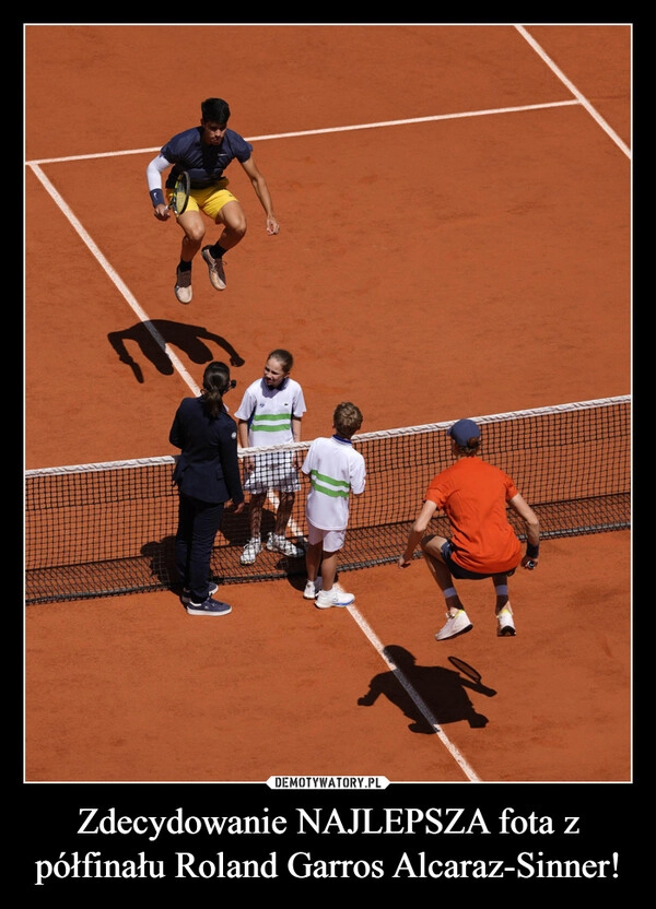 
    Zdecydowanie NAJLEPSZA fota z półfinału Roland Garros Alcaraz-Sinner!