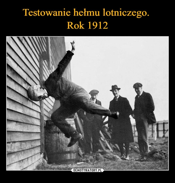 
    Testowanie hełmu lotniczego. 
Rok 1912