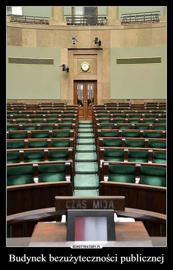 
    Budynek bezużyteczności publicznej