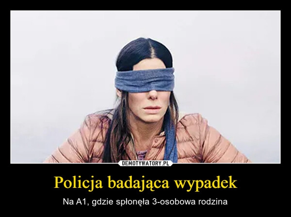 
    Policja badająca wypadek