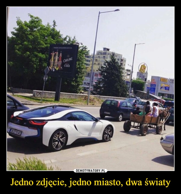 
    Jedno zdjęcie, jedno miasto, dwa światy