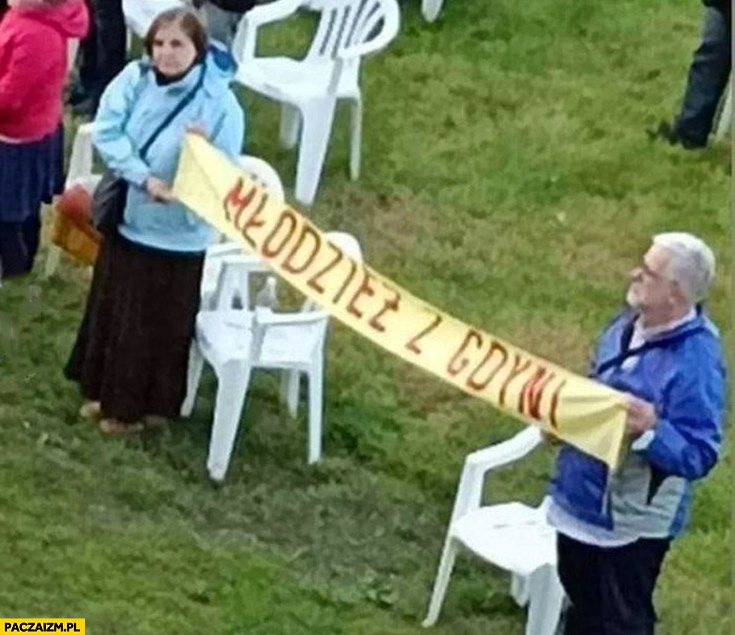 
    Młodzież z Gdyni napis transparent starzy ludzie emeryci