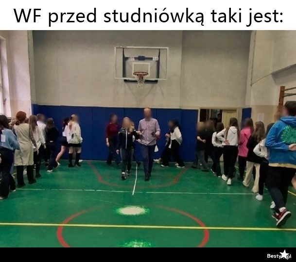 
    WF przed studniówką 